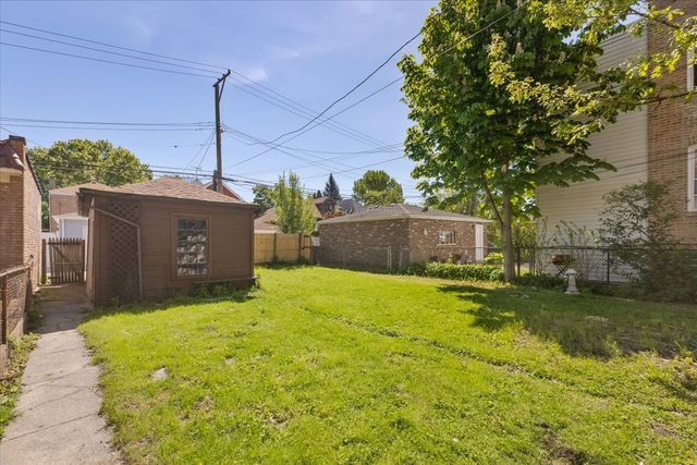 6515 N MAPLEWOOD Avenue, Chicago, IL 60645