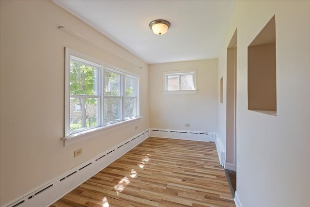 6515 N MAPLEWOOD Avenue, Chicago, IL 60645