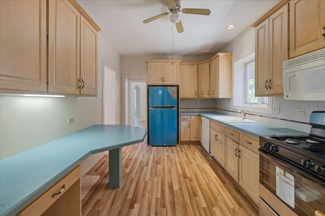 6515 N MAPLEWOOD Avenue, Chicago, IL 60645