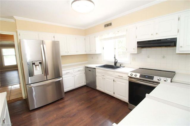 8012 Tam Oshanter Drive, Greensboro, NC 27409