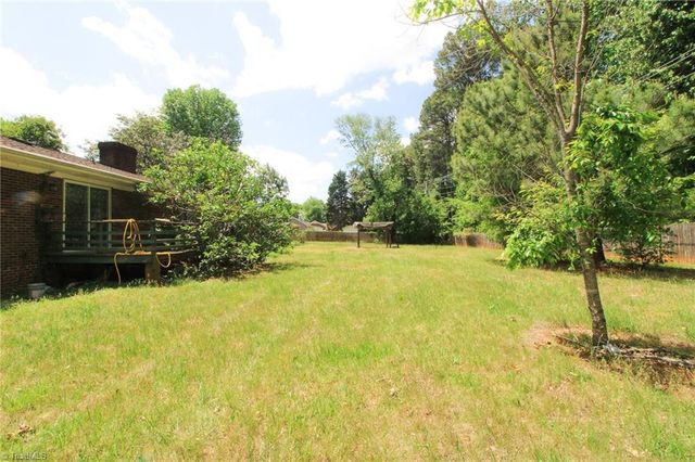 8012 Tam Oshanter Drive, Greensboro, NC 27409