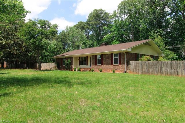 8012 Tam Oshanter Drive, Greensboro, NC 27409