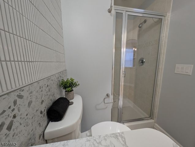 18 Scarlet Oak Dr, Montgomery Twp., NJ 08540