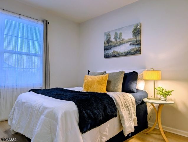 18 Scarlet Oak Dr, Montgomery Twp., NJ 08540