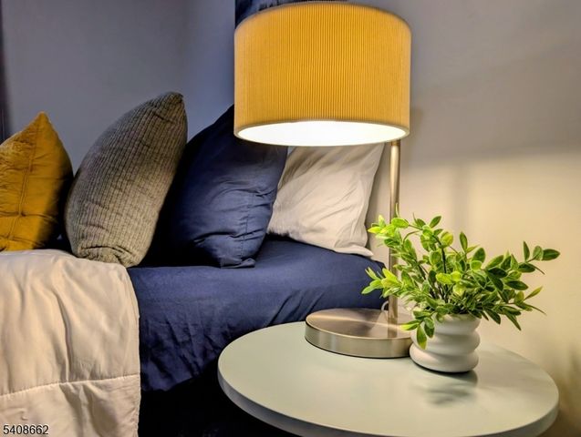 18 Scarlet Oak Dr, Montgomery Twp., NJ 08540