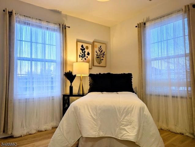 18 Scarlet Oak Dr, Montgomery Twp., NJ 08540