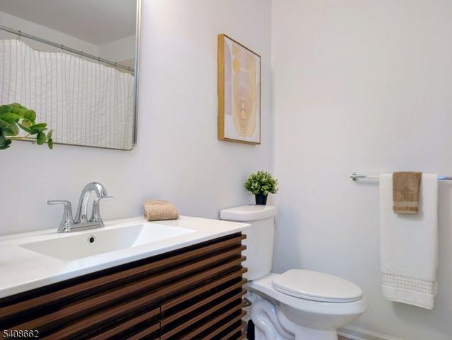 18 Scarlet Oak Dr, Montgomery Twp., NJ 08540