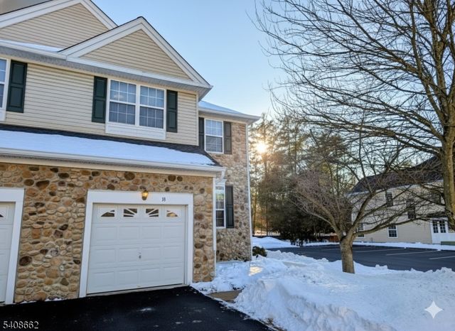 18 Scarlet Oak Dr, Montgomery Twp., NJ 08540