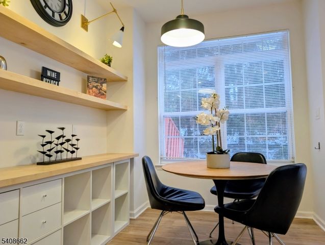 18 Scarlet Oak Dr, Montgomery Twp., NJ 08540