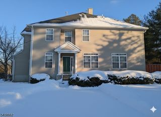 18 Scarlet Oak Dr, Montgomery Twp., NJ 08540