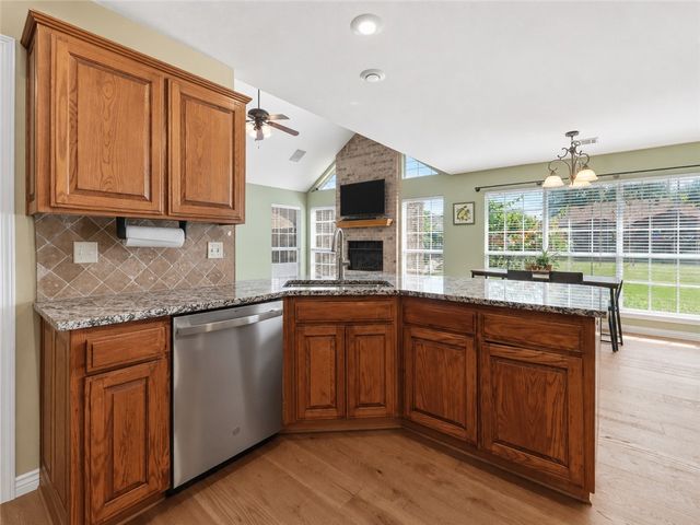 907 Quail Terrace, Rogers, AR 72756