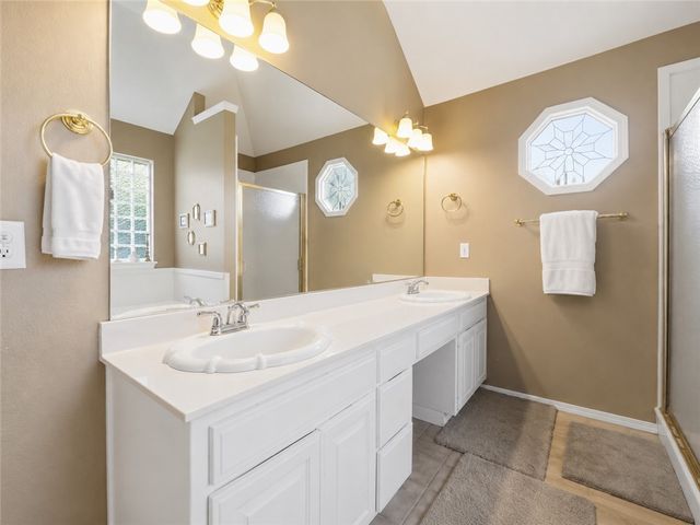907 Quail Terrace, Rogers, AR 72756