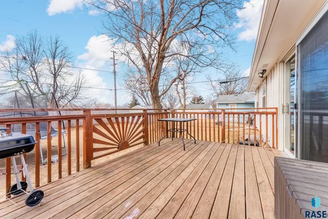 3917 E Claudette Dr Drive, Sioux Falls, SD 57103