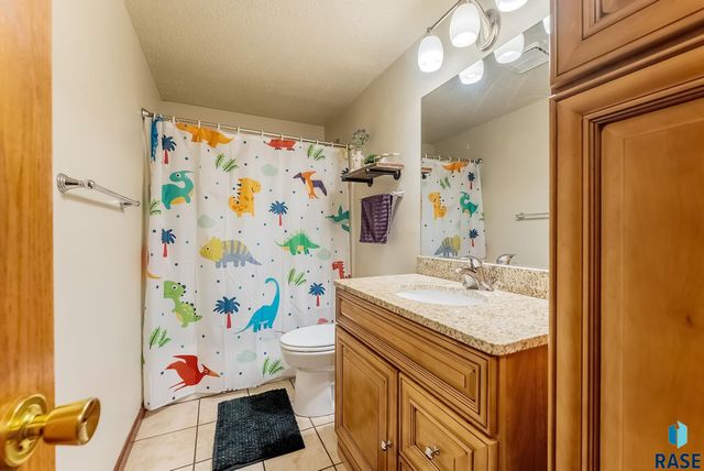 3917 E Claudette Dr Drive, Sioux Falls, SD 57103