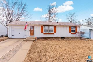 3917 E Claudette Dr Drive, Sioux Falls, SD 57103