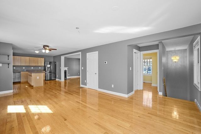 81 Beecher Pl 81, Newton, MA 02459