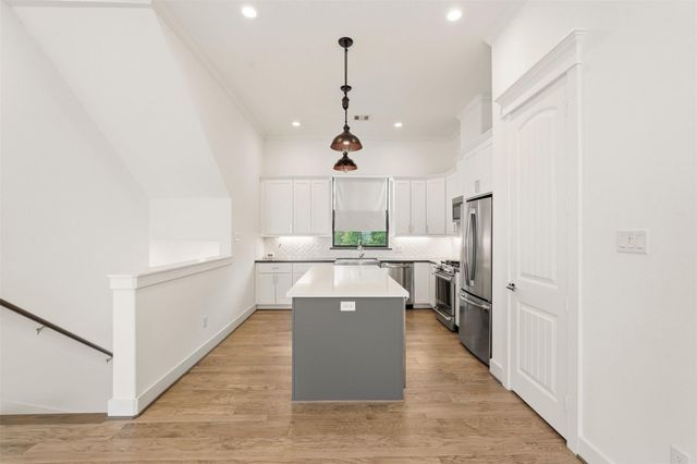 1723 W 14th Street B, Houston, TX 77008