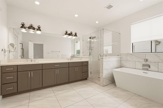 1723 W 14th Street B, Houston, TX 77008