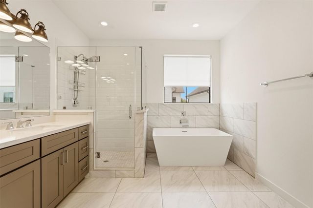 1723 W 14th Street B, Houston, TX 77008