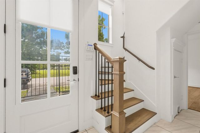 1723 W 14th Street B, Houston, TX 77008