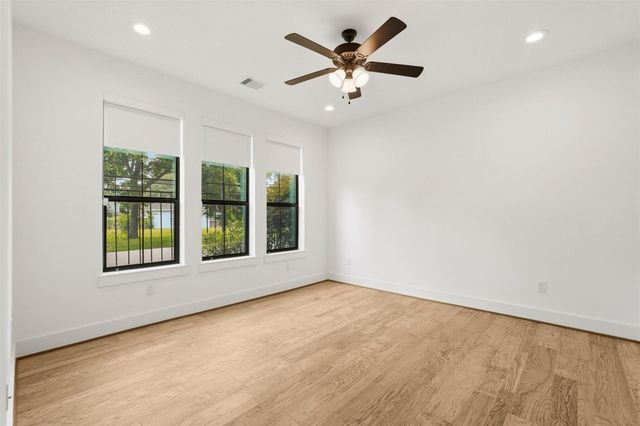 1723 W 14th Street B, Houston, TX 77008