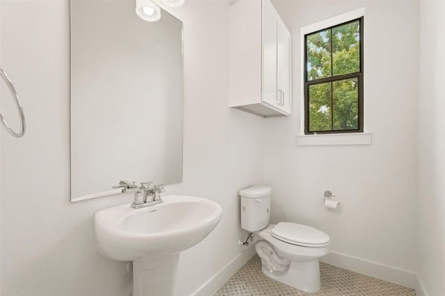 1723 W 14th Street B, Houston, TX 77008