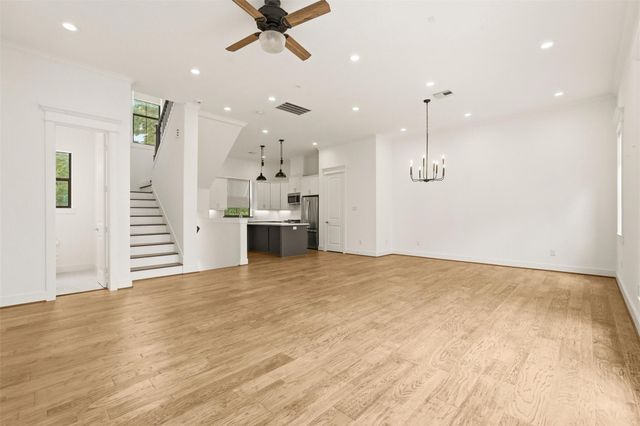 1723 W 14th Street B, Houston, TX 77008