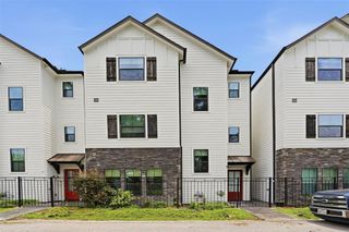 1723 W 14th Street B, Houston, TX 77008