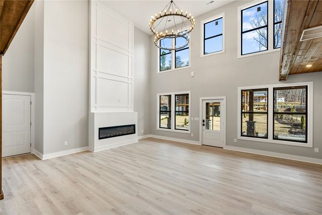 415 Tiger Lane, Westminster, SC 29693