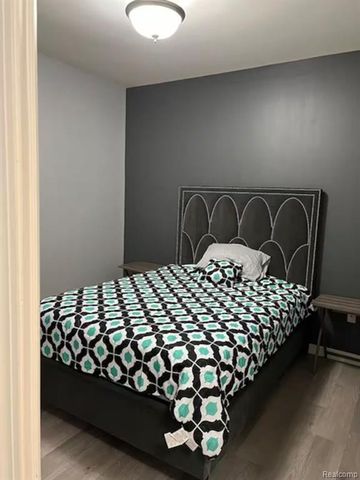 1008 S Military Street, Dearborn, MI 48124