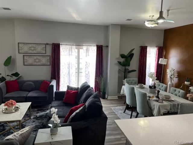 1008 S Military Street, Dearborn, MI 48124