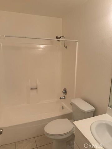 1048 S Idaho 8, La Habra, CA 90631