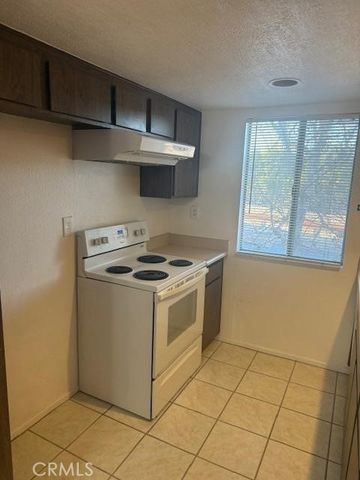 1048 S Idaho 8, La Habra, CA 90631