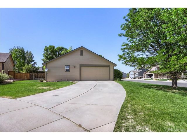 654 Foxtail Way, Windsor, CO 80550