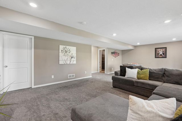 19315 Claremont Drive, Farmington, MN 55024