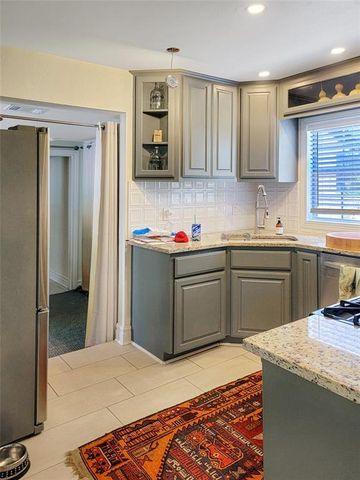 2413 S Bahama RD, Austin, TX 78733