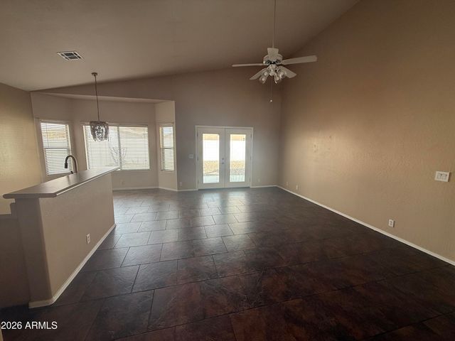 8136 W LAUREL Lane, Peoria, AZ 85345