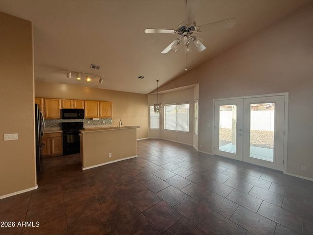 8136 W LAUREL Lane, Peoria, AZ 85345