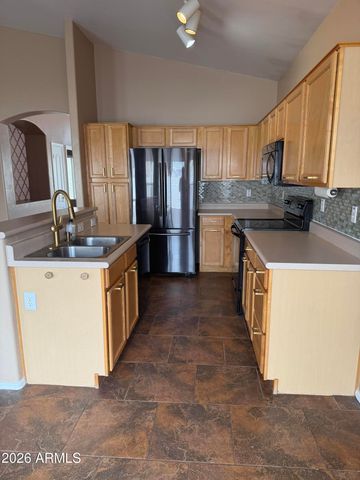 8136 W LAUREL Lane, Peoria, AZ 85345