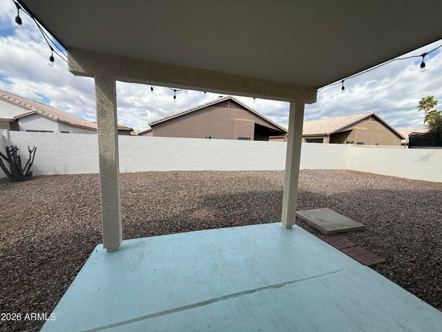 8136 W LAUREL Lane, Peoria, AZ 85345