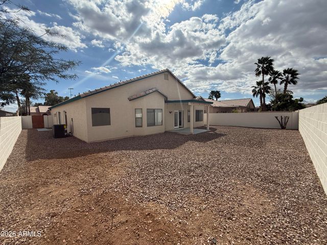 8136 W LAUREL Lane, Peoria, AZ 85345