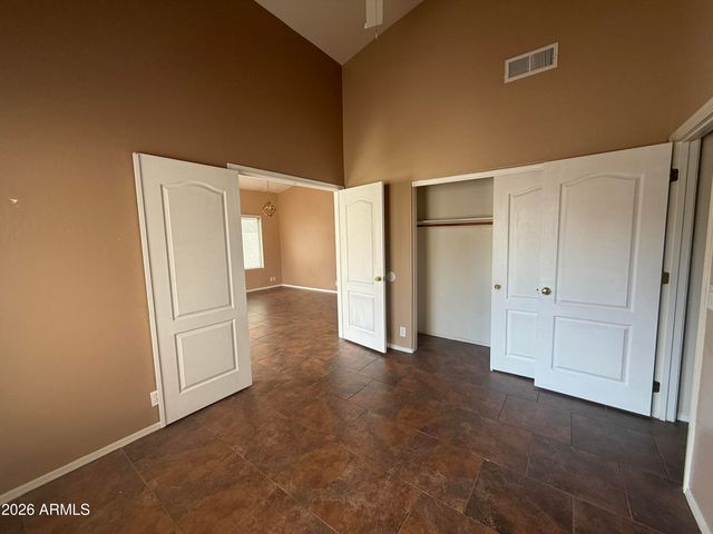 8136 W LAUREL Lane, Peoria, AZ 85345