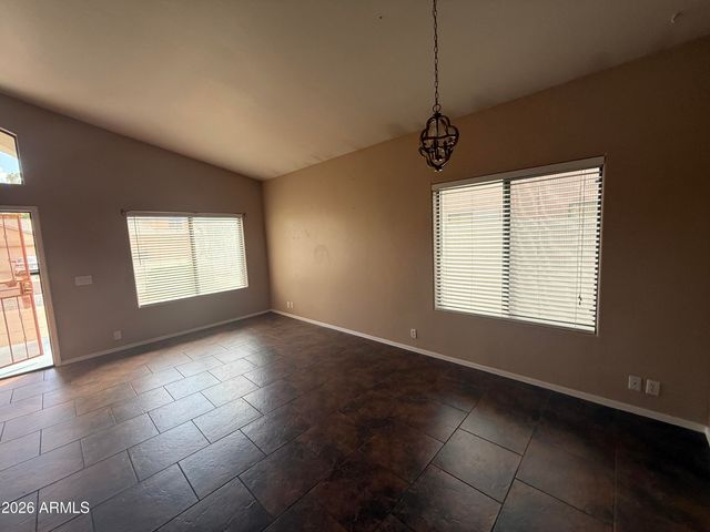 8136 W LAUREL Lane, Peoria, AZ 85345