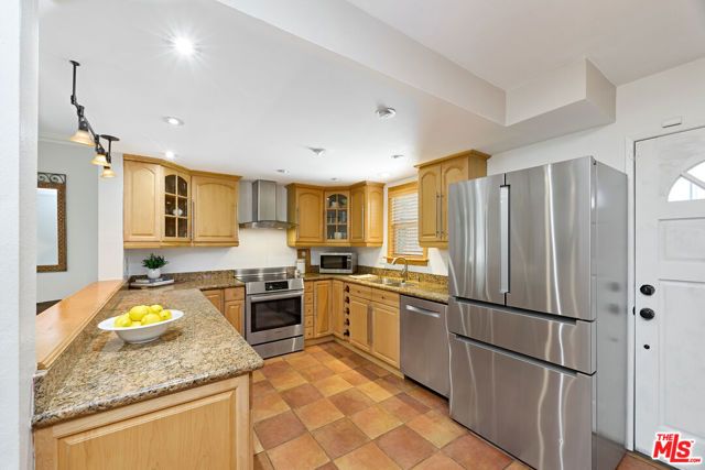 697 Washington Boulevard, Marina Del Rey, CA 90292