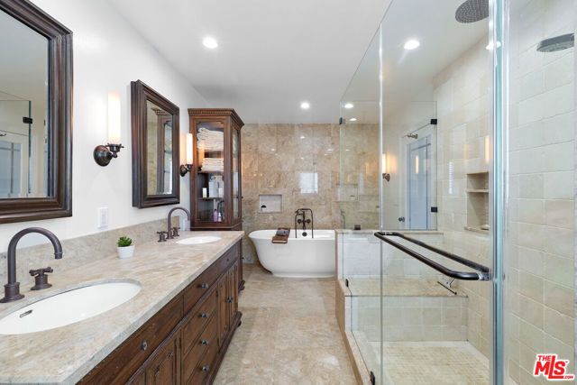 697 Washington Boulevard, Marina Del Rey, CA 90292