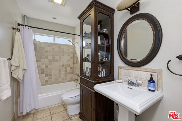 697 Washington Boulevard, Marina Del Rey, CA 90292