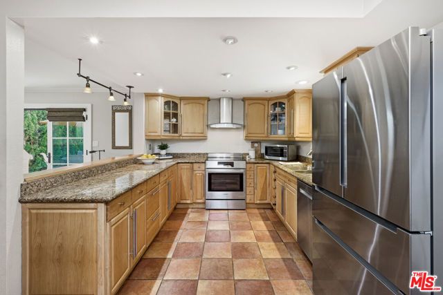697 Washington Boulevard, Marina Del Rey, CA 90292