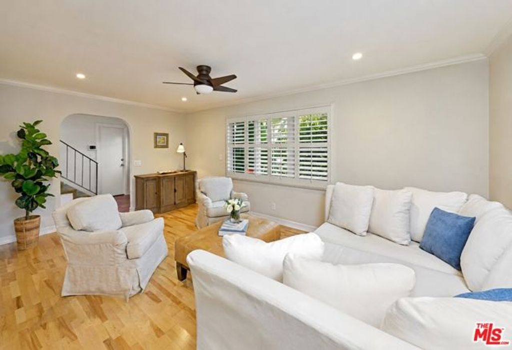 697 Washington Boulevard, Marina Del Rey, CA 90292