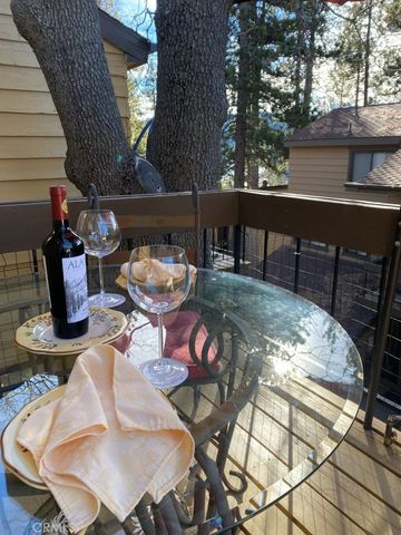 27657 Peninsula Drive 106, Lake Arrowhead, CA 92352