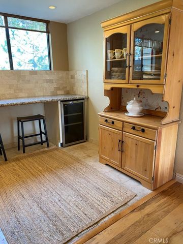 27657 Peninsula Drive 106, Lake Arrowhead, CA 92352